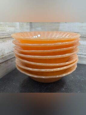 Set of 7 vintage Anchor Hocking Fire King SWIRL Peach Lustre cereal/soup bowls